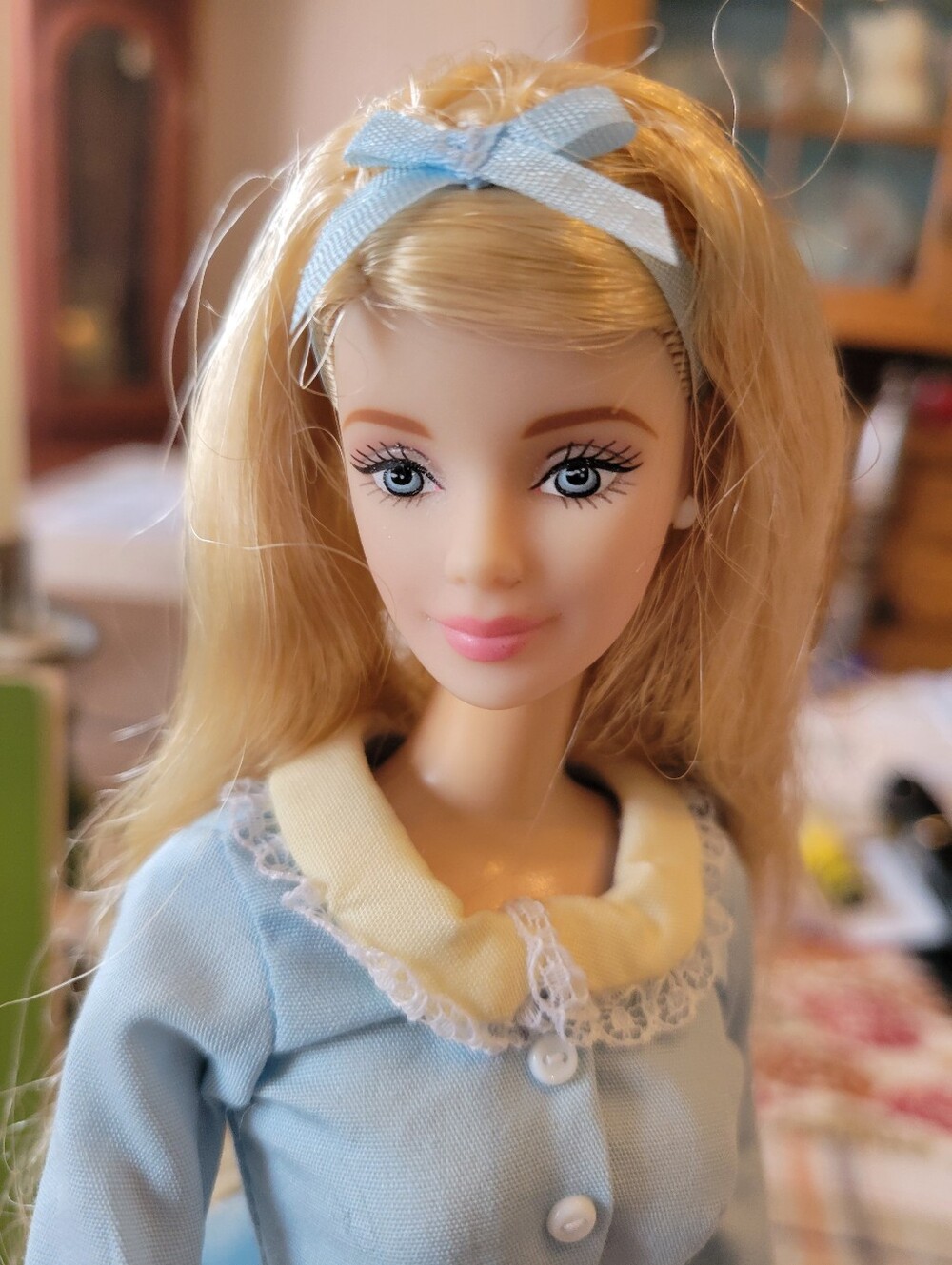 Peter Rabbit Barbie With Picture Book! - Picture 3 of 10